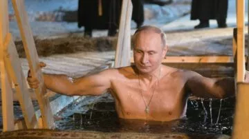 Russian presidential campaigning: Shirtless and urnless